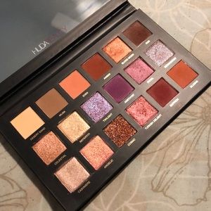 Huda Beauty Desert Dusk Eyeshadow Palette